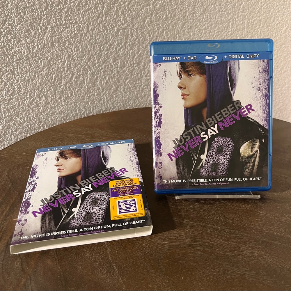 Justin Bieber Never Say Never Blu-ray and DVD Set
